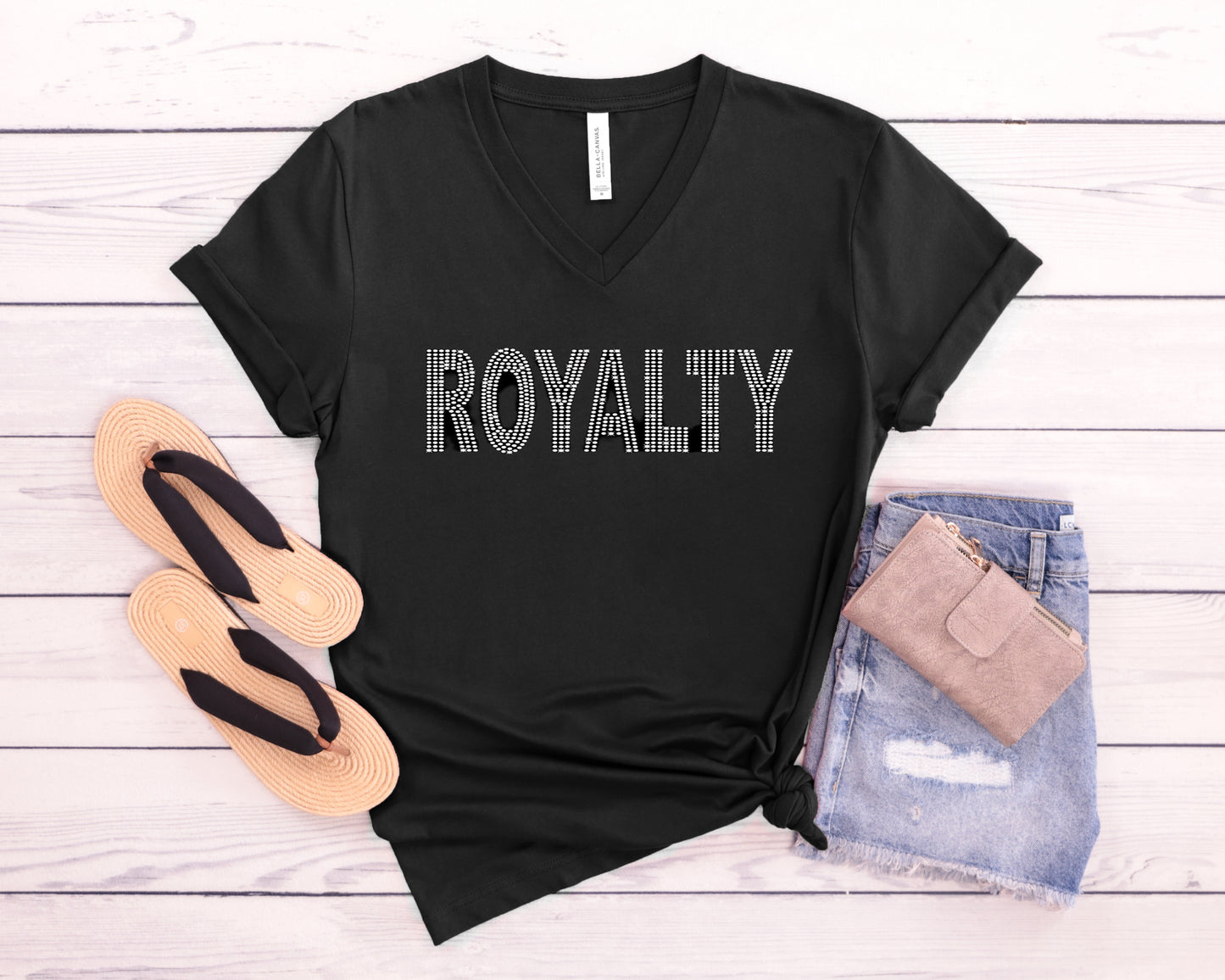 Camiseta con cuello de pico "Bling Royalty"