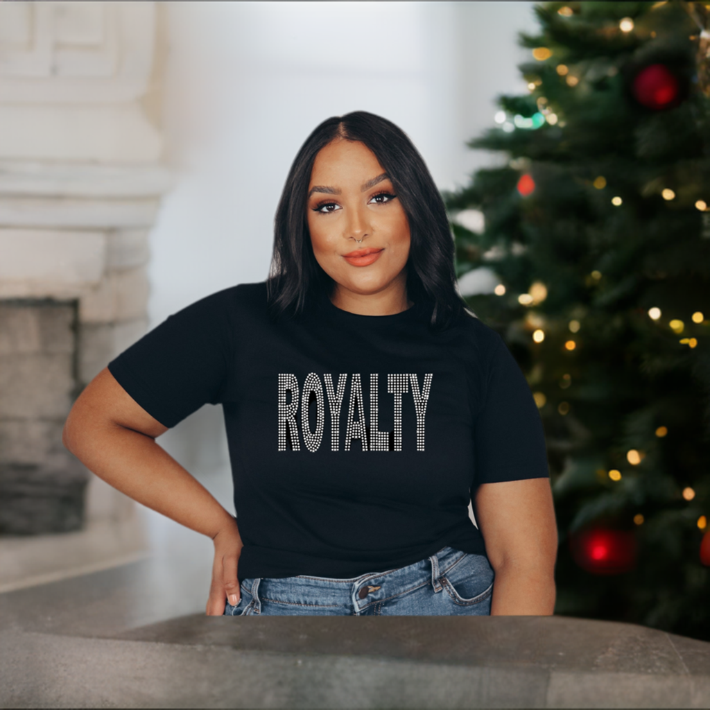Camiseta con cuello de pico "Bling Royalty"